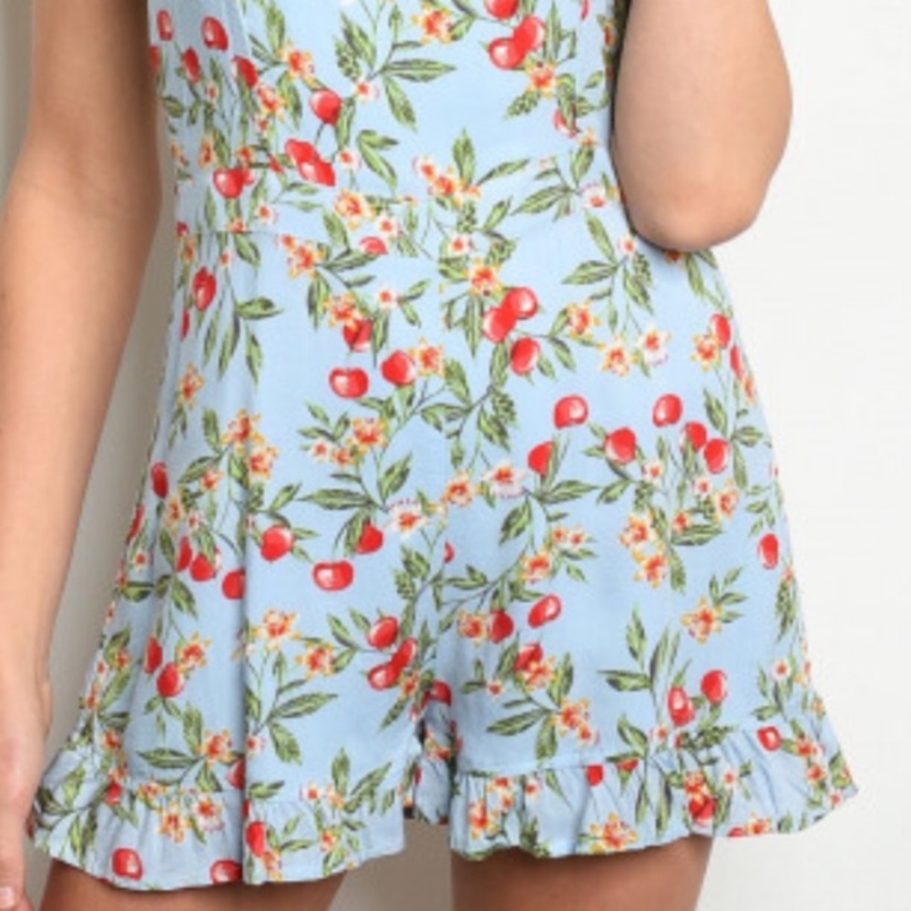 ❌NWT❌ Super Cute Le Lis Blue Cherry Romper S M L - Picture 4 of 5